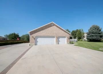 What to Know Before Hiring a Driveway Contractor